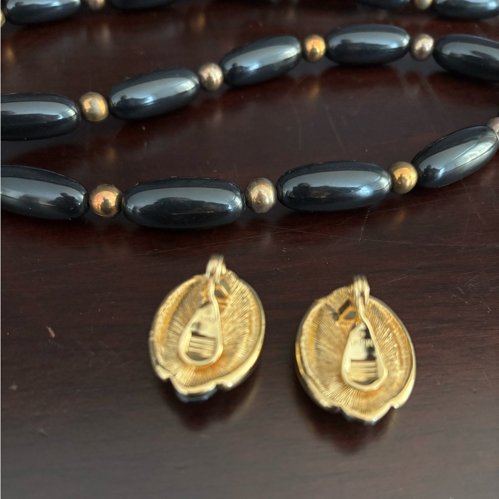 Vintage earrings and necklace - Picture 3 of 5